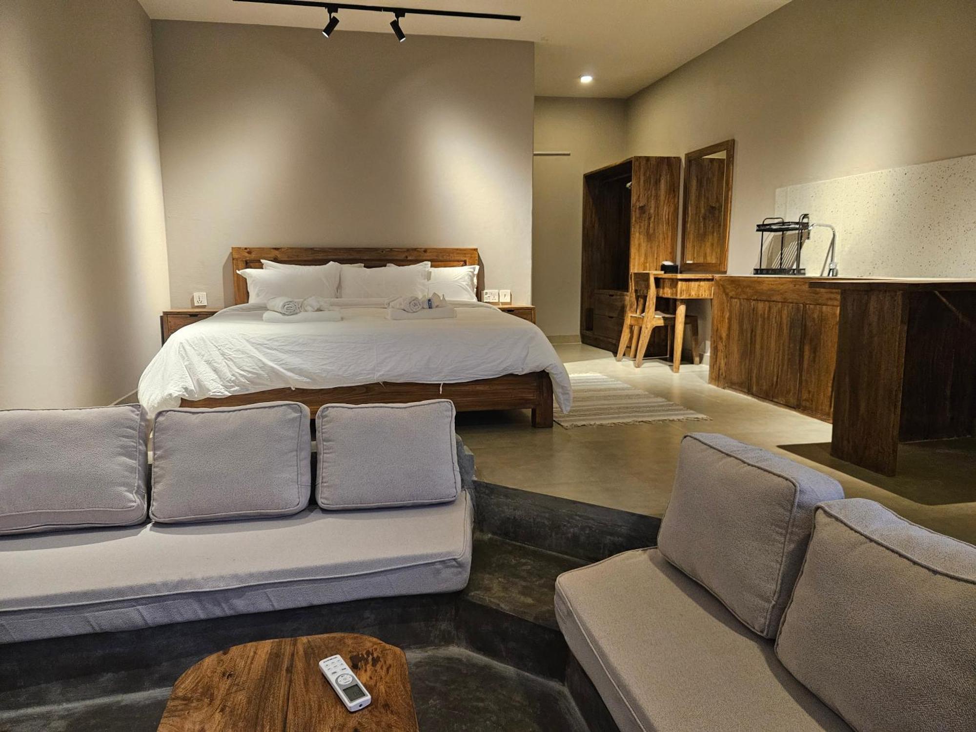 Hotel Blossom Pokhara Kültér fotó