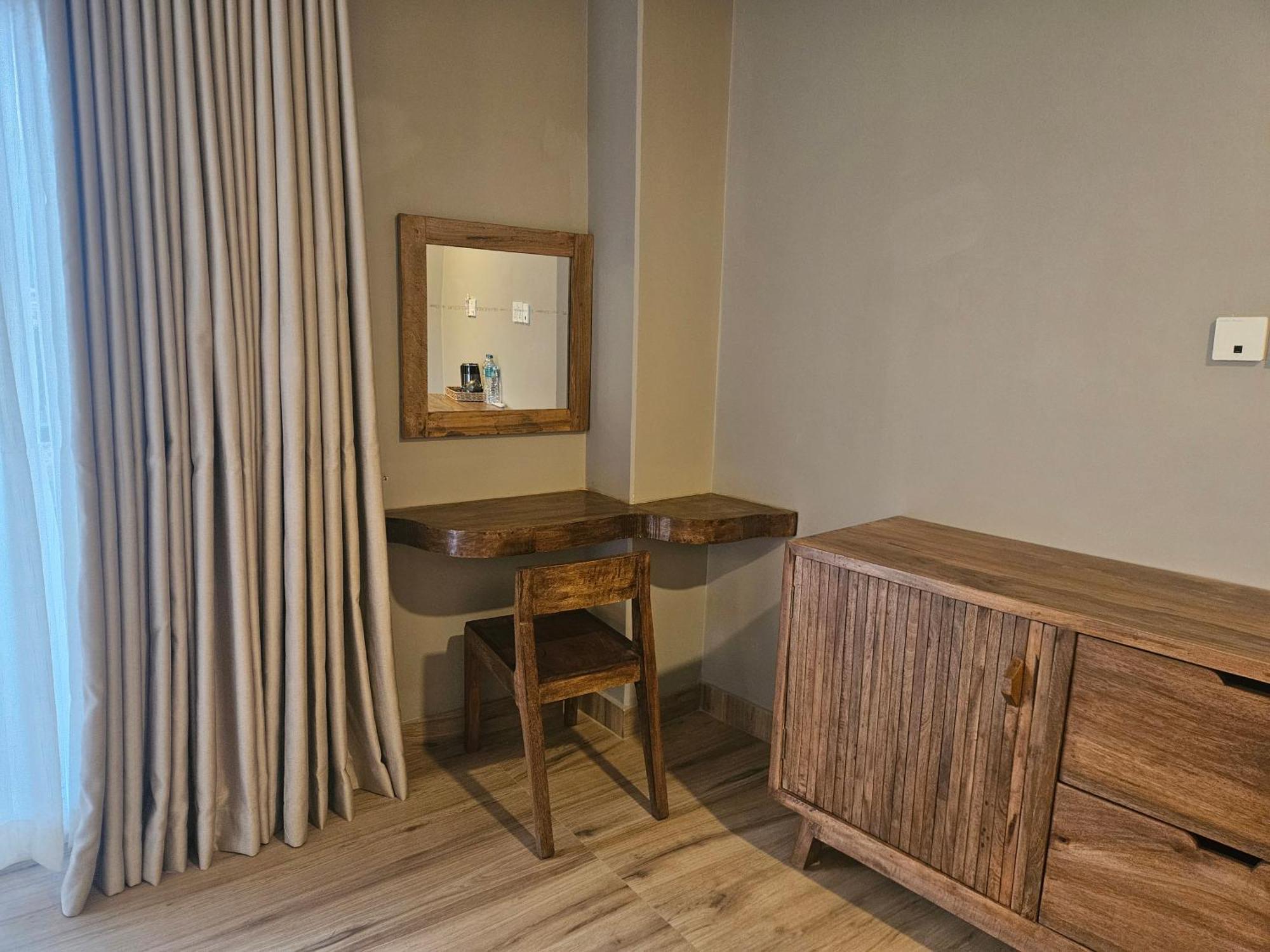 Hotel Blossom Pokhara Kültér fotó