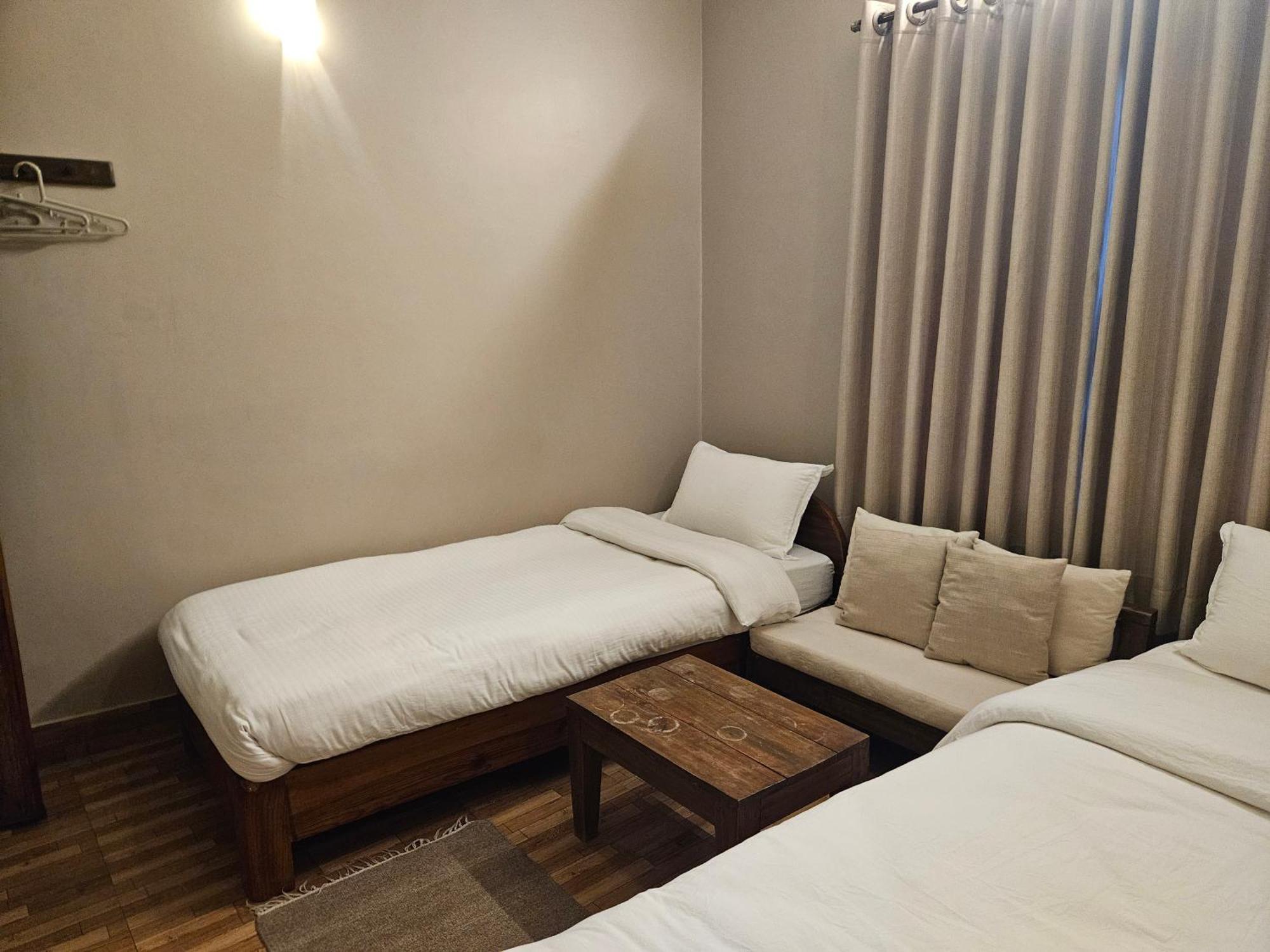 Hotel Blossom Pokhara Szoba fotó