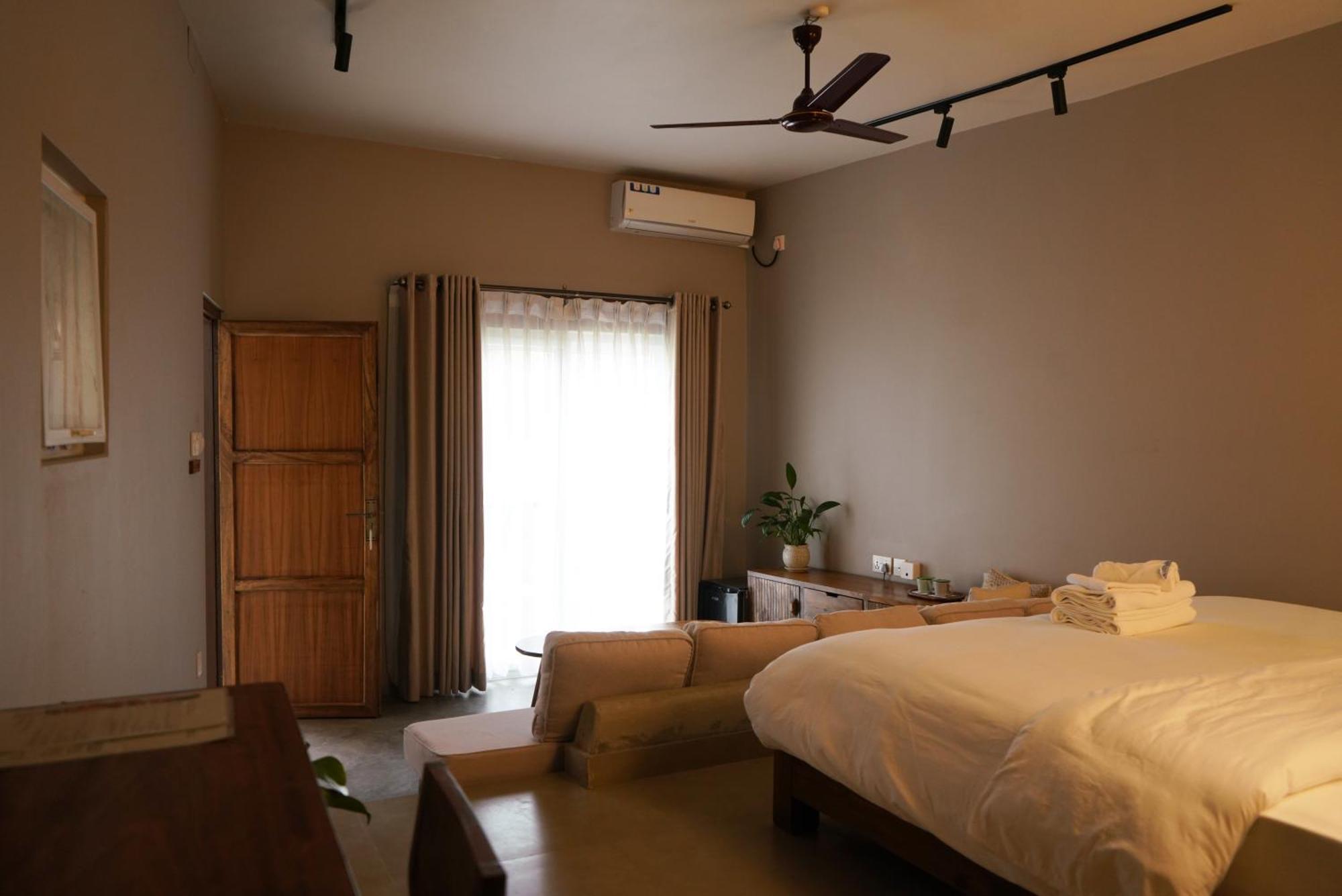 Hotel Blossom Pokhara Kültér fotó