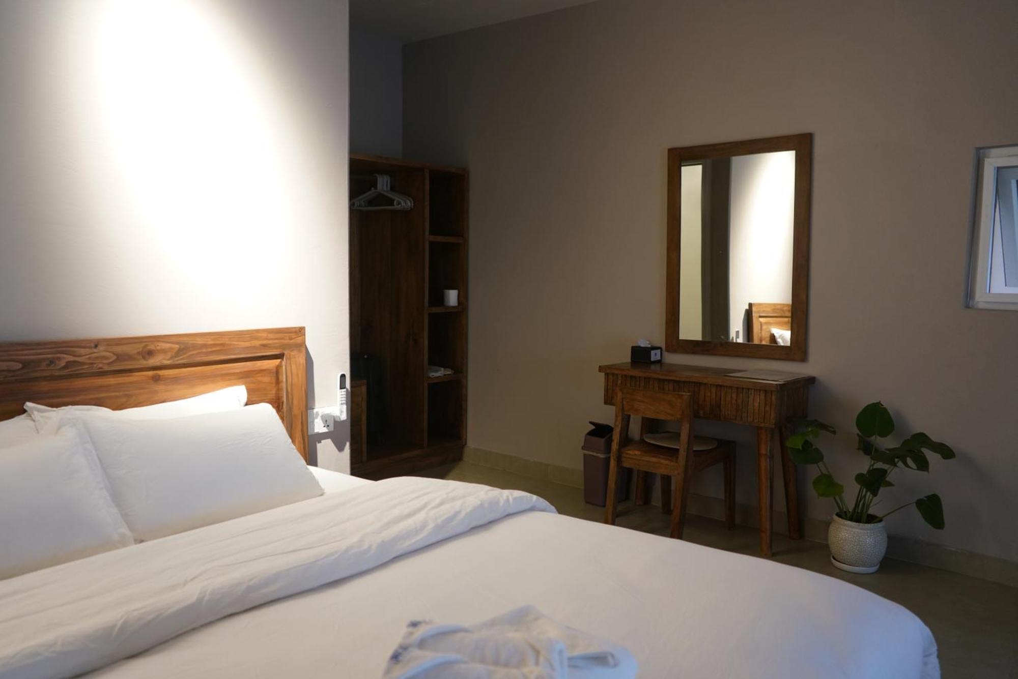 Hotel Blossom Pokhara Kültér fotó
