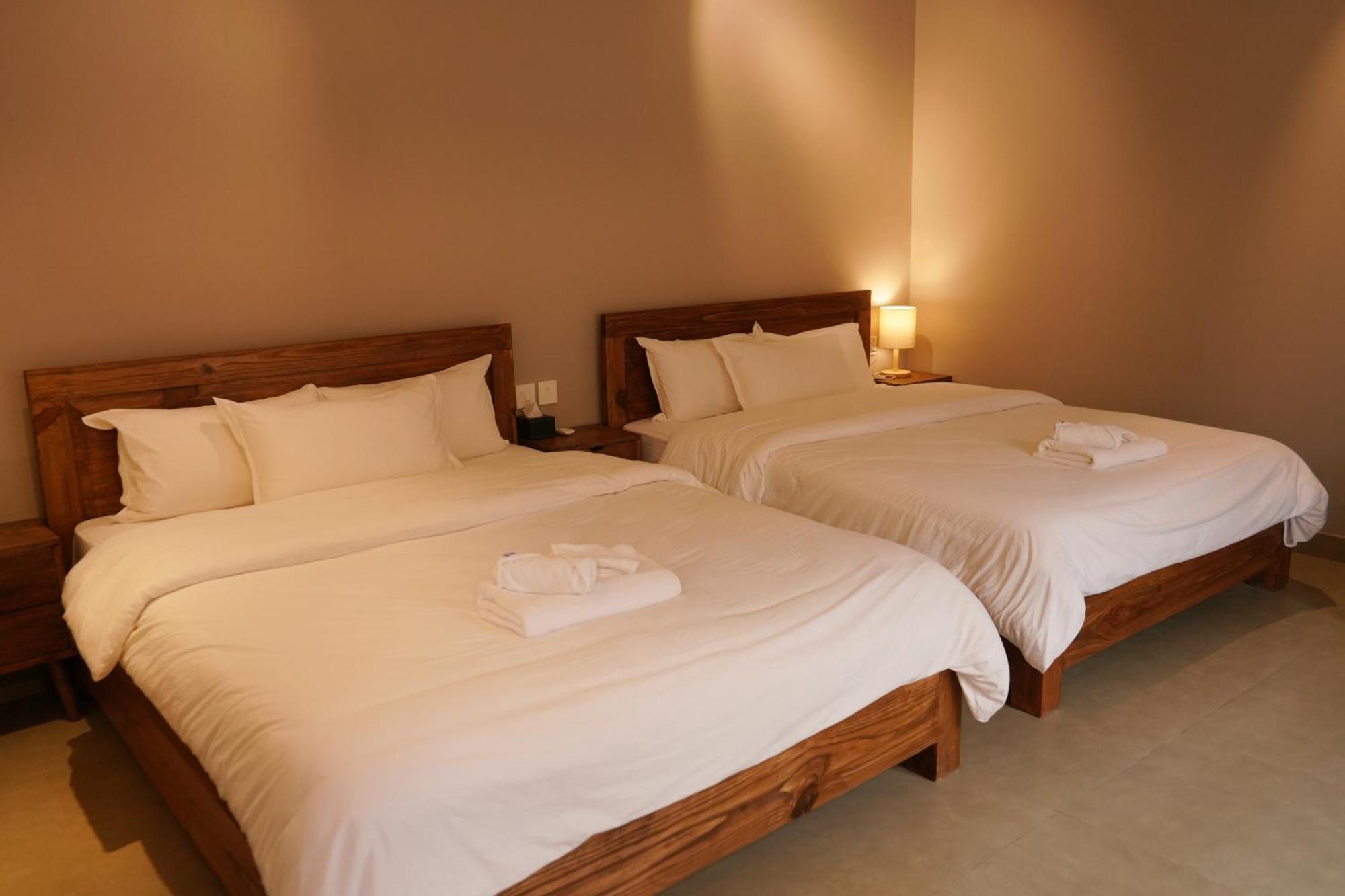 Hotel Blossom Pokhara Kültér fotó